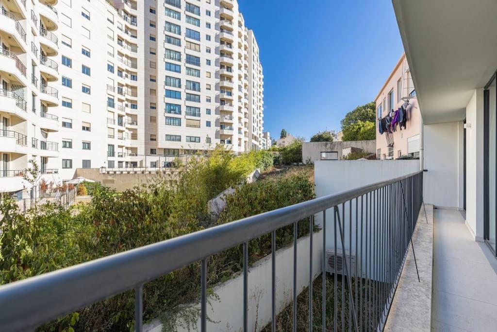 Campolide Lovely 2 Bedroom By Innkeeper Lisbon Exterior photo